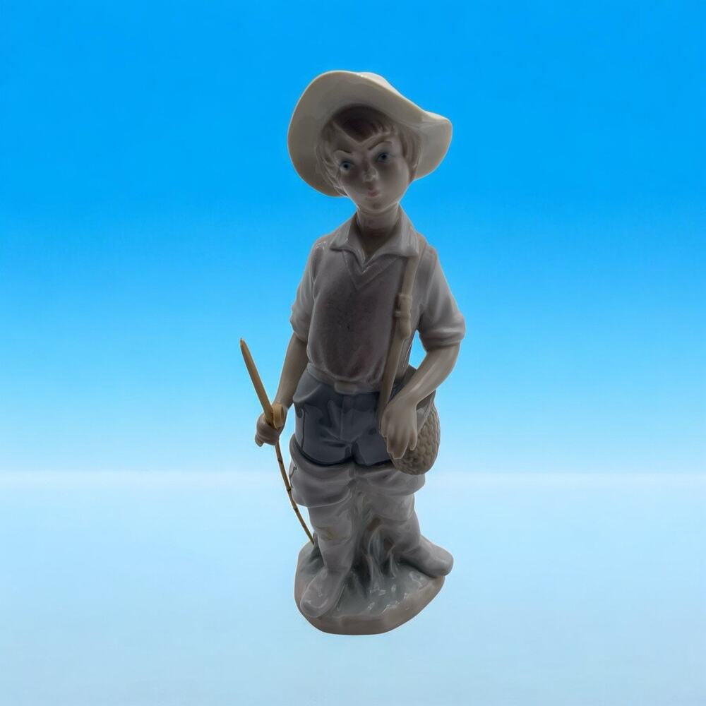 Lladro Porcelain‎ Figurine 4809 "Gone Fishing" Fisher Boy w/ pole Made in Spain